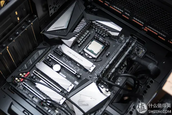 電源前置，垂直風(fēng)道：酷冷至尊 MasterCase SL600M 裝機(jī)一覽